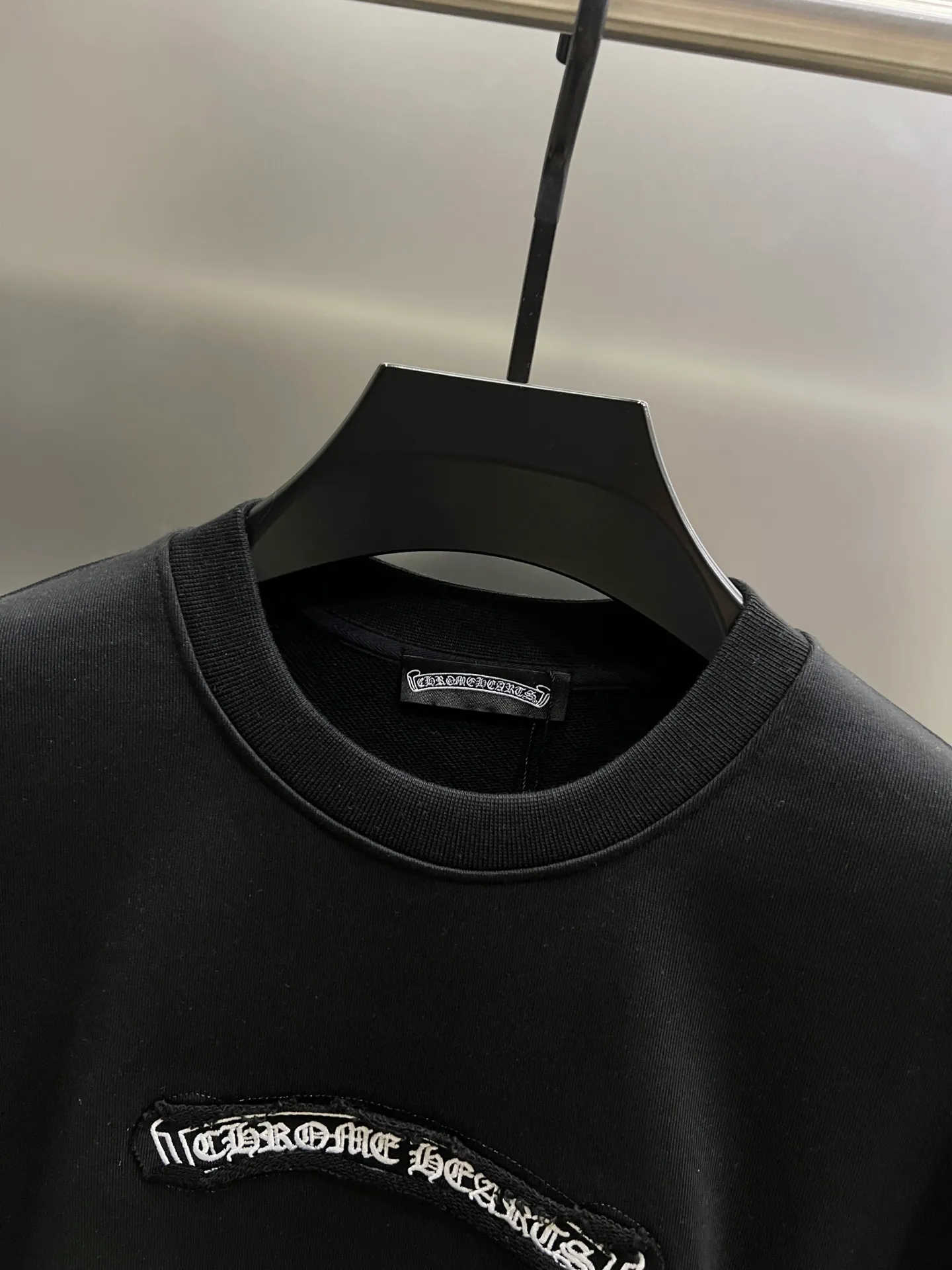 🅿️290 CH Crow 2025 autumn and winter new round neck long-sleeved sweatshirt, horseshoe Sanskrit letters + cross three-dimensional embroidery process, the real thing is great🔥Same style for men and women, loose version, size S M L XL XXL five sizes black white